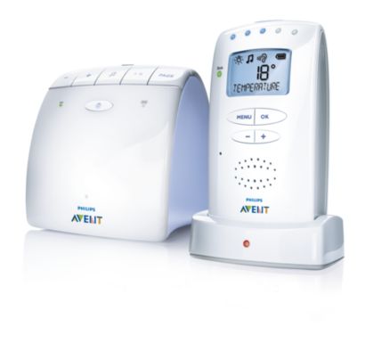 Philips Avent SCD520/00 parent audio receiver with information LCD and charging base beside the matching baby audio unit, in a manufacturer rendering.