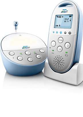 Ricevitore audio genitore Philips Avent SCD570/10 accanto alla base di ricarica e all’unità audio bambino corrispondente, in un rendering ufficiale del produttore.